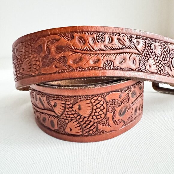 Vintage Leather HandTooled Leaf Acorn Motif Brown Belt - Picture 2 of 5